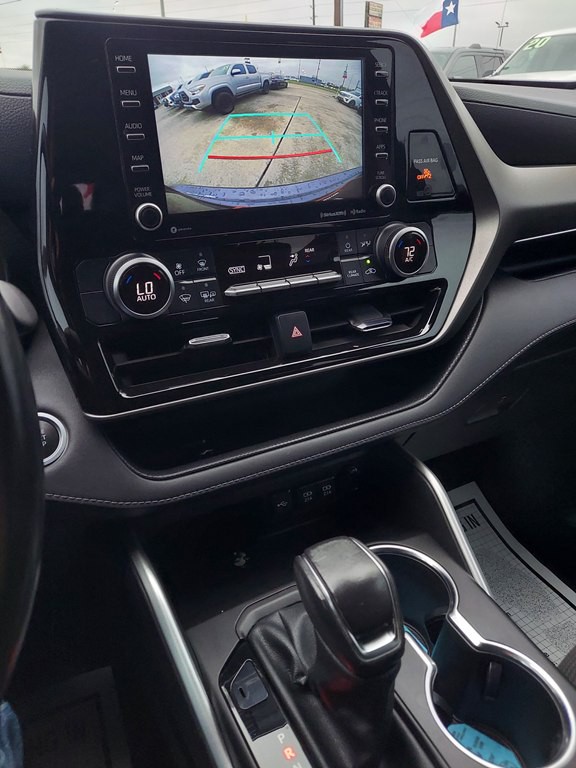 2021 Toyota Highlander Image 17