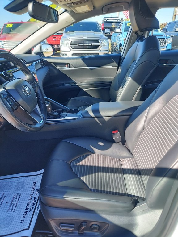 2019 Toyota Camry Image 9