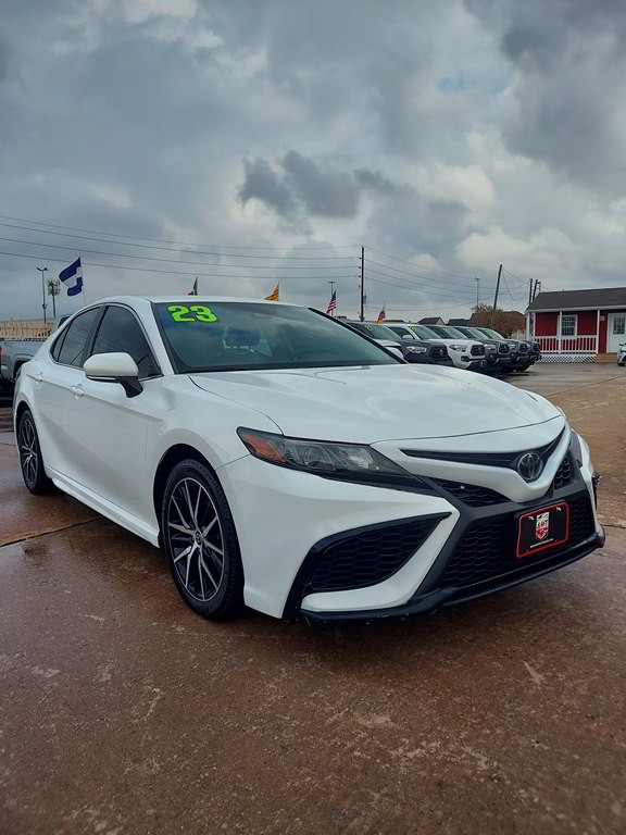 2023 Toyota Camry Image 3