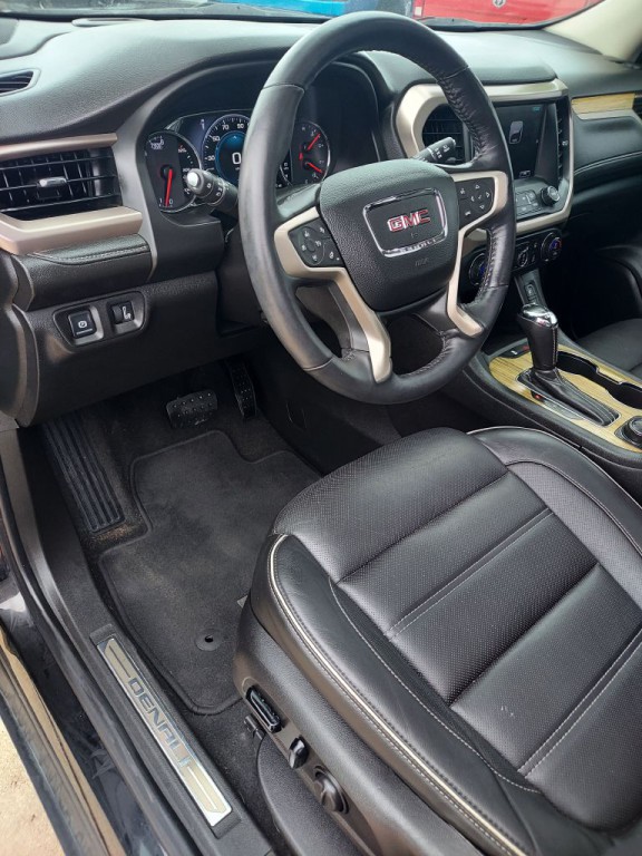 2018 GMC Acadia Image 19