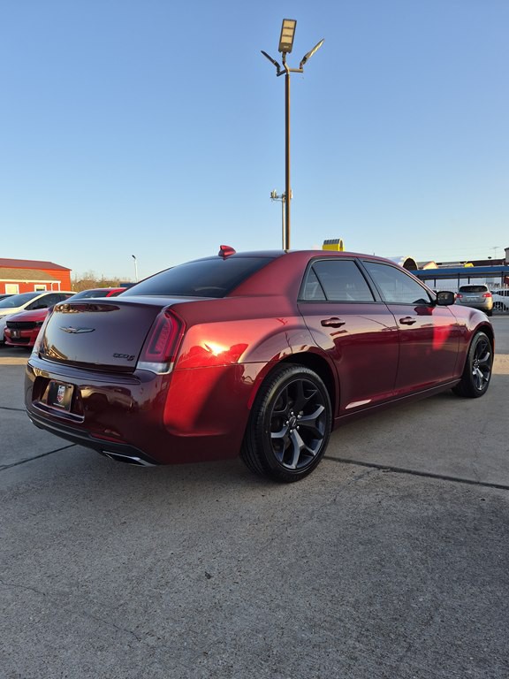 2023 Chrysler 300 Image 5