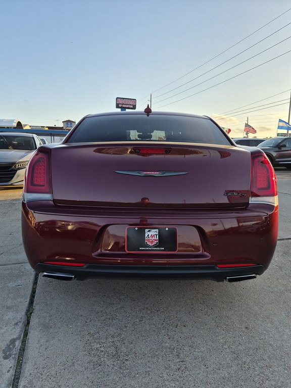 2023 Chrysler 300 Image 6