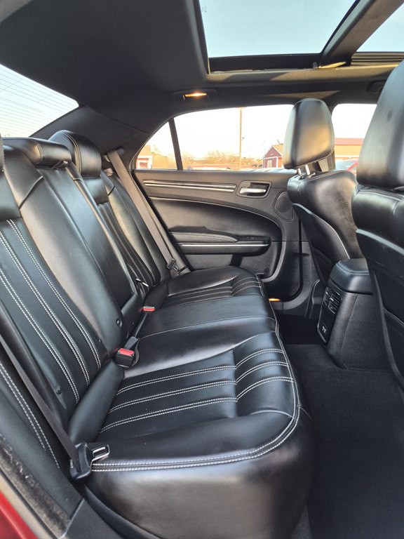 2023 Chrysler 300 Image 12