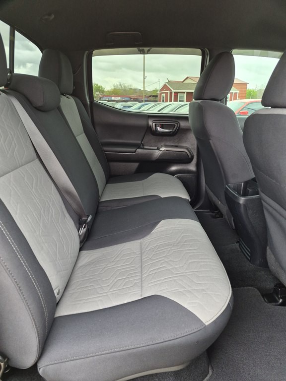 2020 Toyota Tacoma Image 11