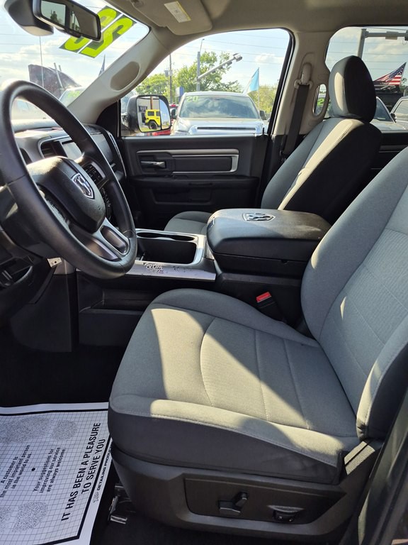 2023 RAM 1500 Image 9