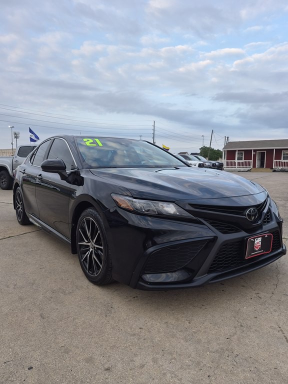 2021 Toyota Camry Image 3