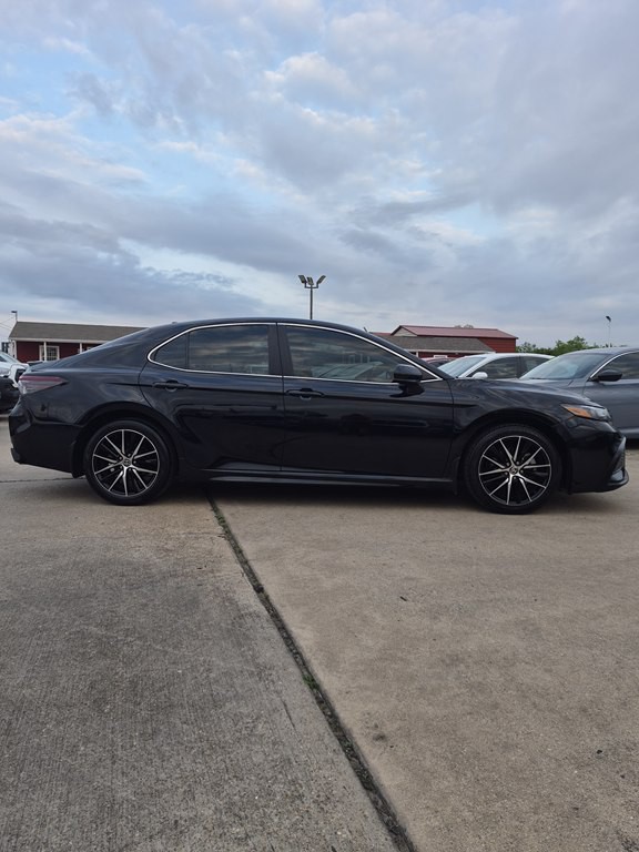 2021 Toyota Camry Image 4