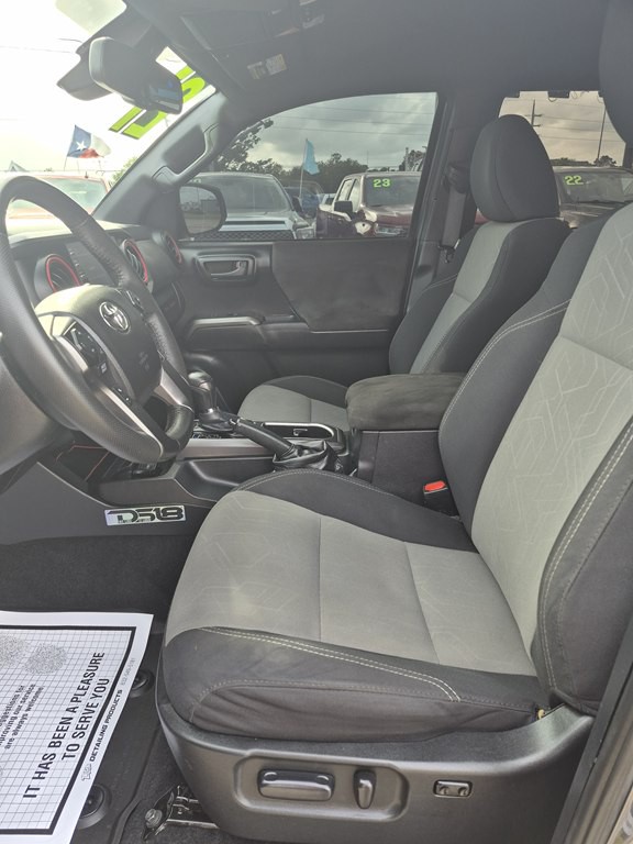 2021 Toyota Tacoma Image 9