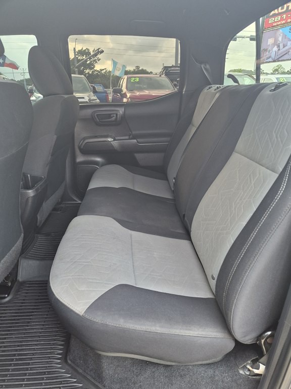 2021 Toyota Tacoma Image 10