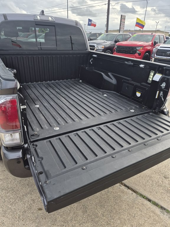 2021 Toyota Tacoma Image 18