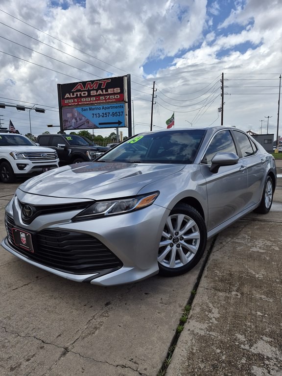 2019 Toyota Camry Image 1