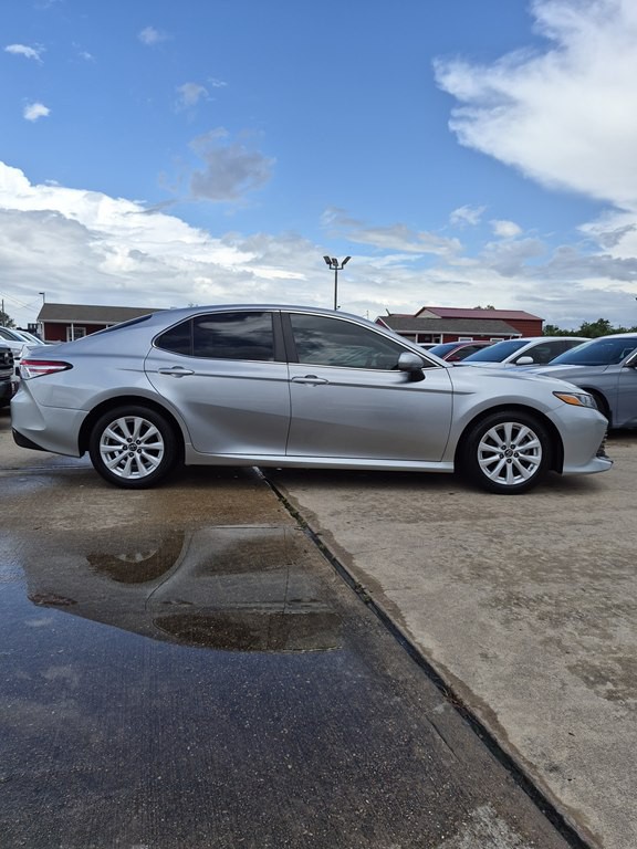 2019 Toyota Camry Image 4