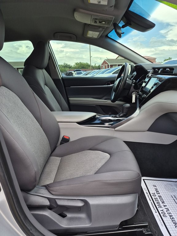 2019 Toyota Camry Image 11