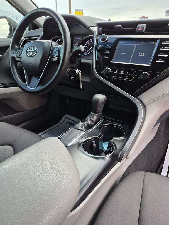 2019 Toyota Camry Image 13