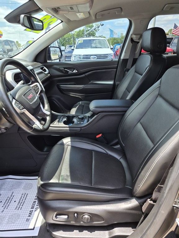 2023 GMC Acadia Image 9
