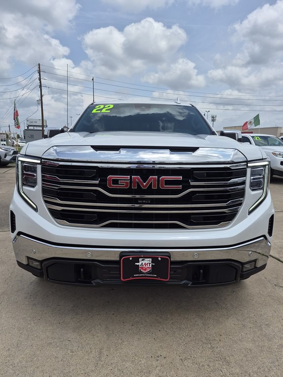 2022 GMC Sierra Image 2