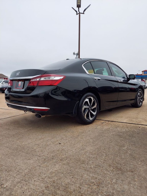 2017 Honda Accord Image 5
