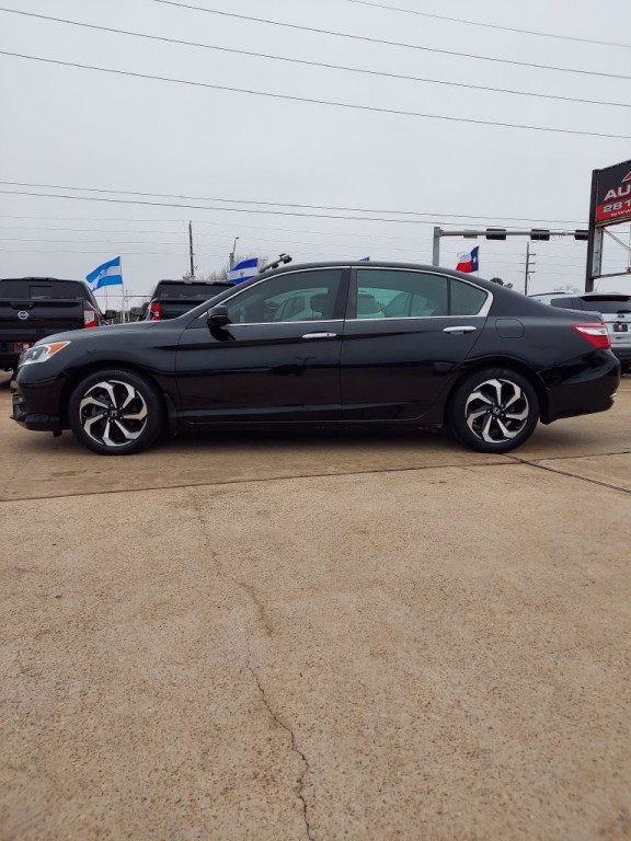 2017 Honda Accord Image 8