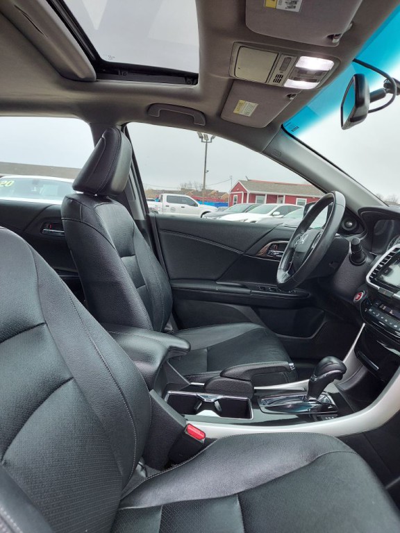 2017 Honda Accord Image 11
