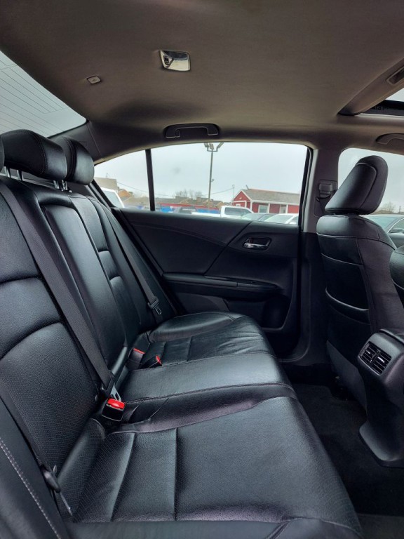 2017 Honda Accord Image 12