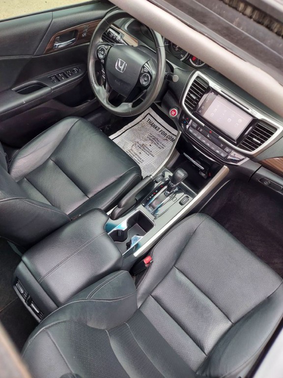 2017 Honda Accord Image 13