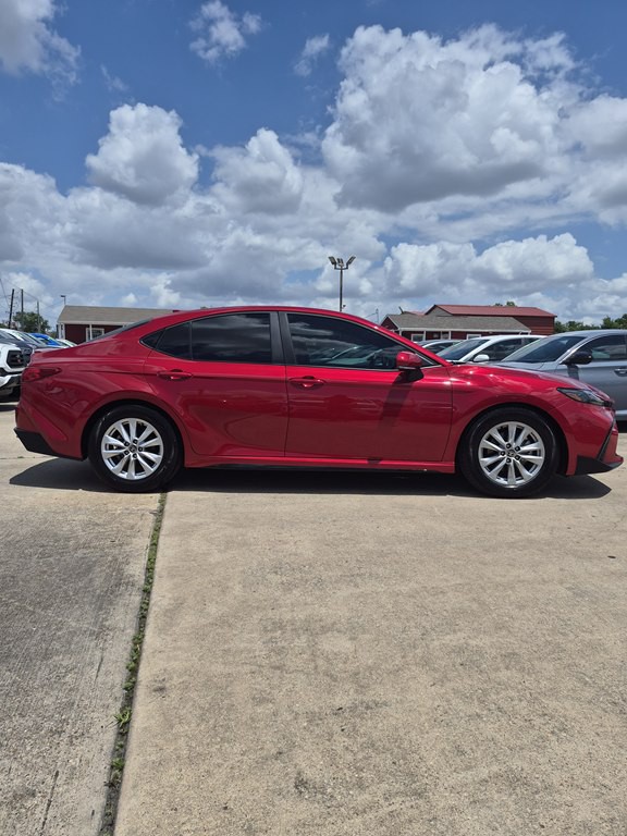 2025 Toyota Camry Image 4