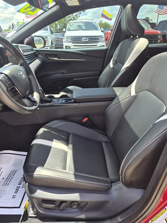 2025 Toyota Camry Image 9