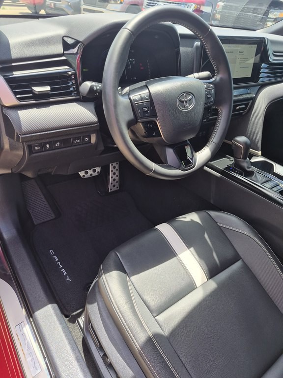 2025 Toyota Camry Image 17