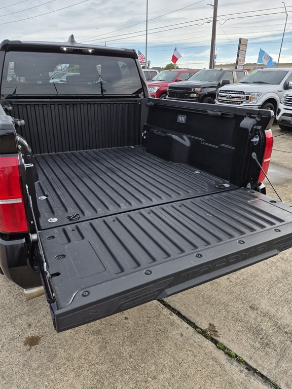 2025 Toyota Tacoma Image 18
