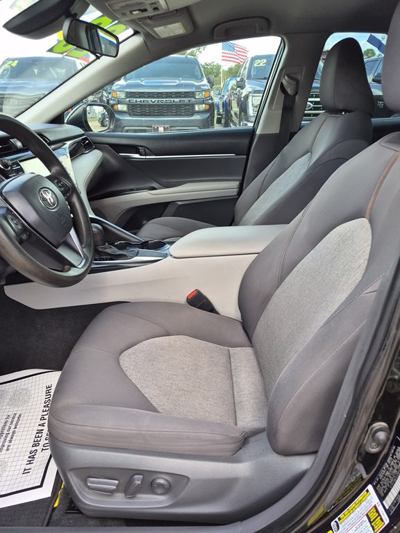 2020 Toyota Camry Image 9