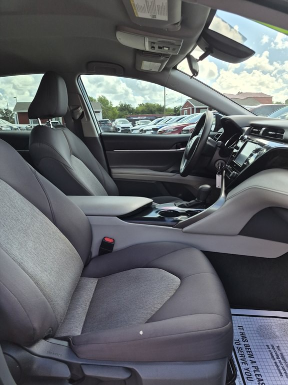2020 Toyota Camry Image 11