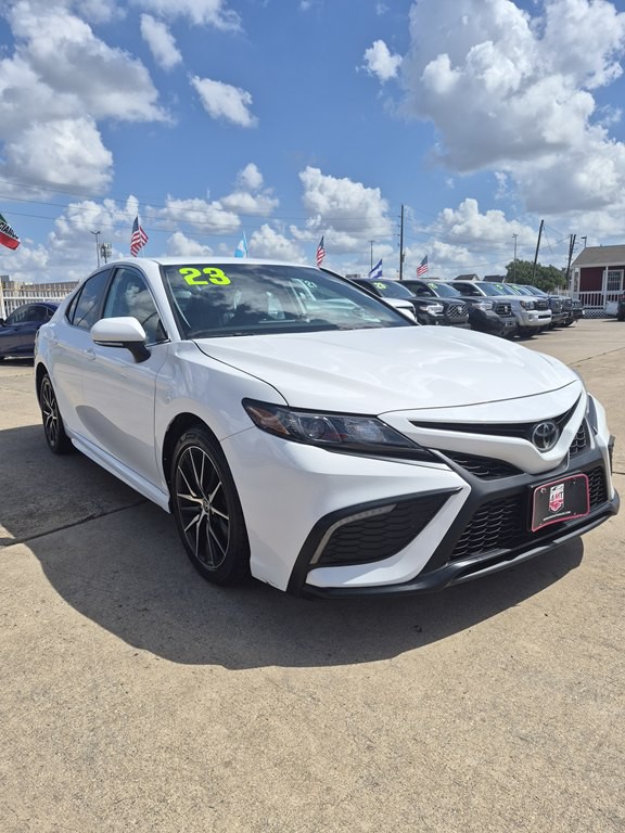 2023 Toyota Camry Image 3