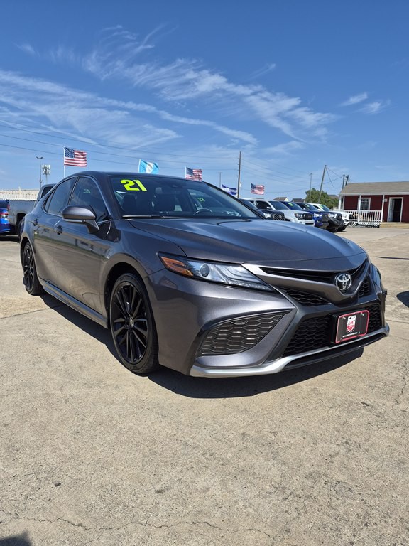 2021 Toyota Camry Image 3