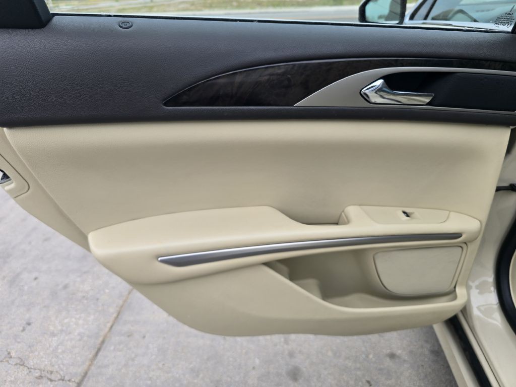 2014 Lincoln MKZ Image 23