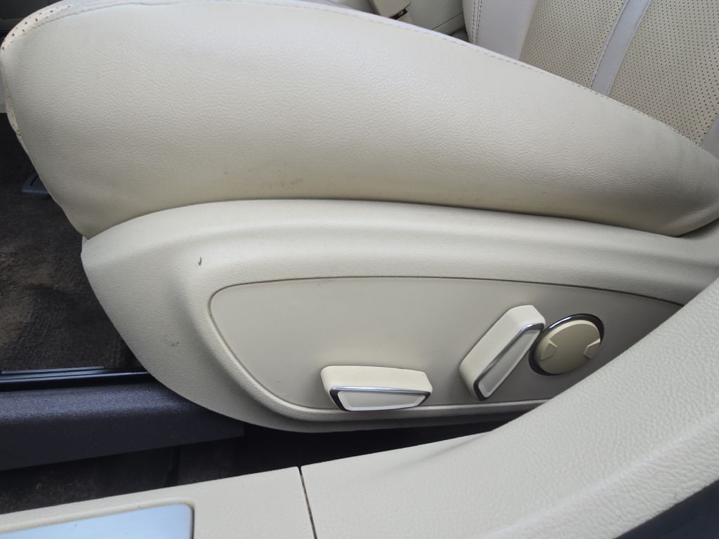 2014 Lincoln MKZ Image 28