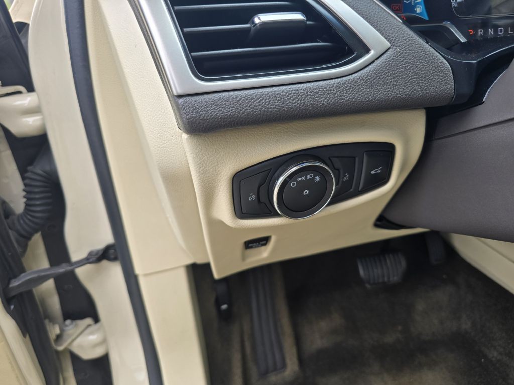 2014 Lincoln MKZ Image 30