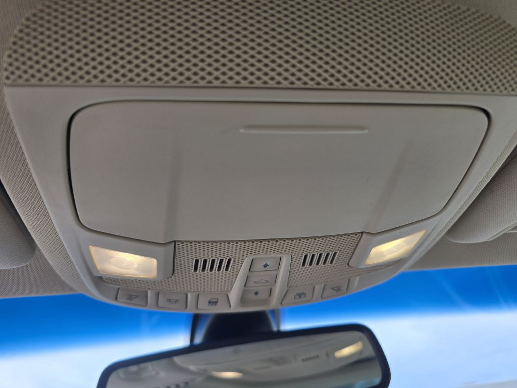 2014 Lincoln MKZ Image 32