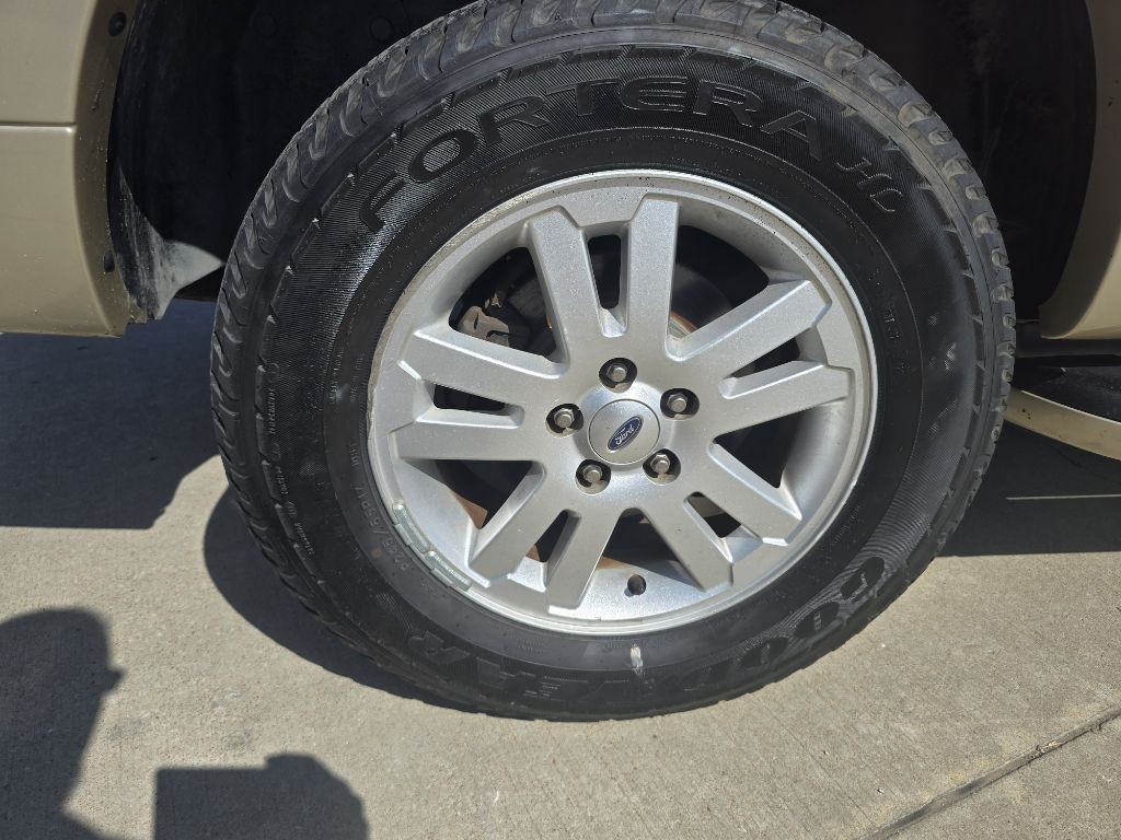 2010 Ford Explorer Image 19
