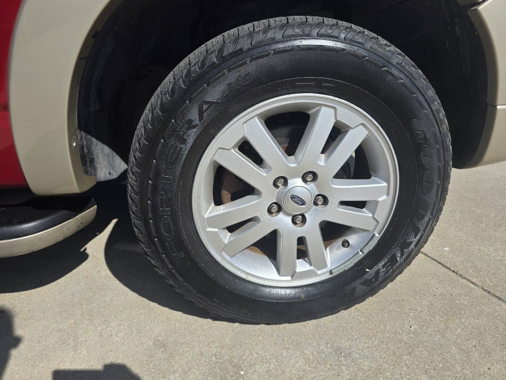 2010 Ford Explorer Image 21
