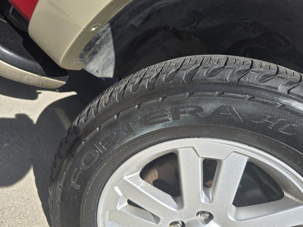 2010 Ford Explorer Image 22