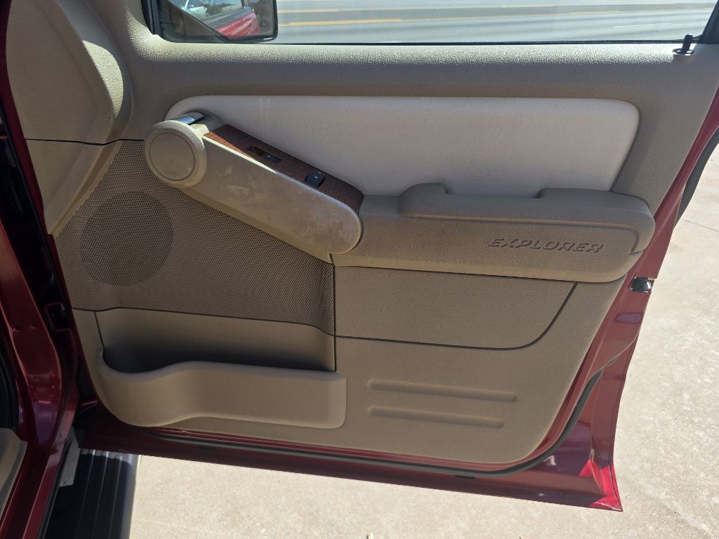 2010 Ford Explorer Image 23