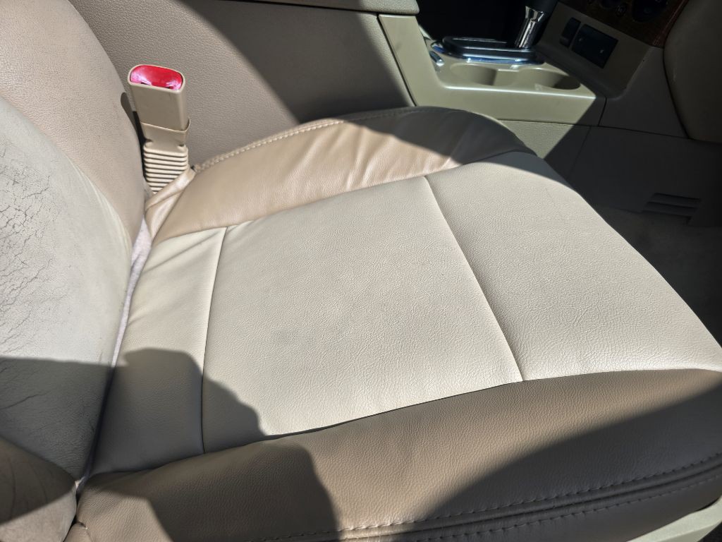 2010 Ford Explorer Image 27
