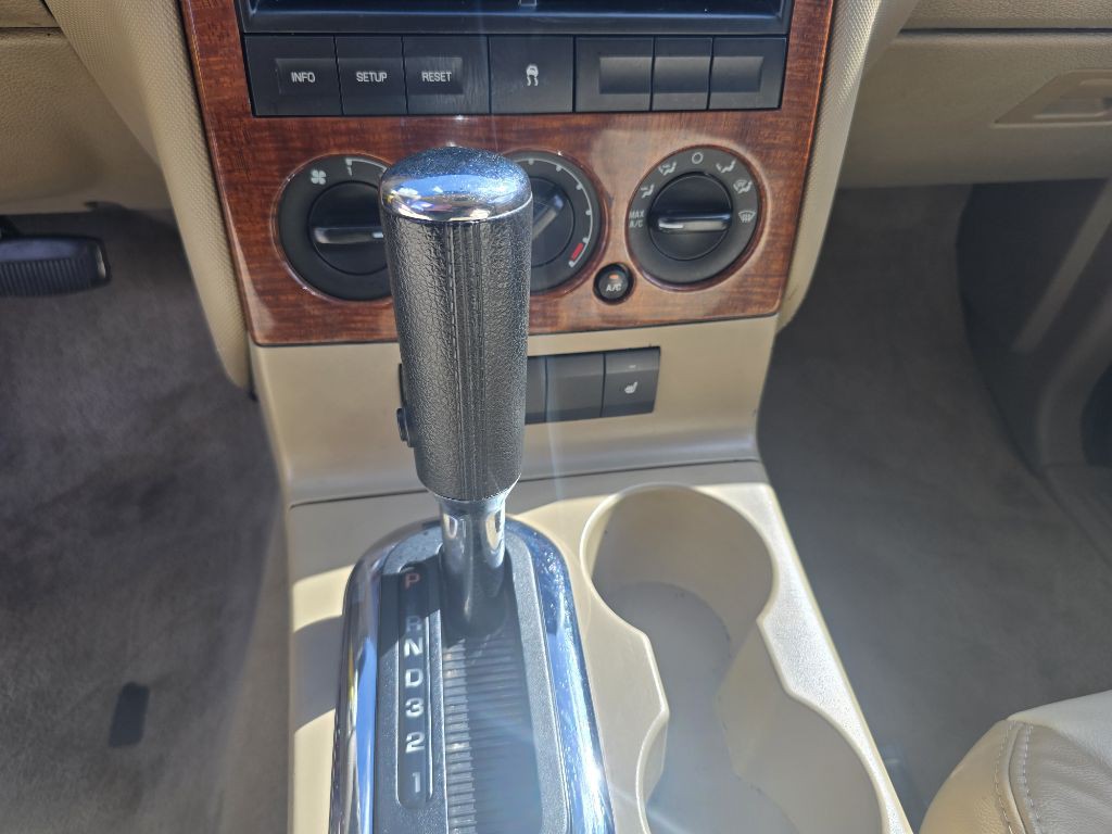 2010 Ford Explorer Image 101