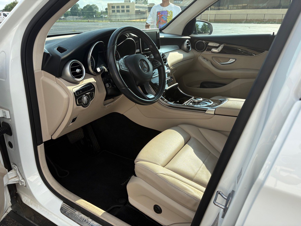 2018 Mercedes-Benz GLC-Class Image 4