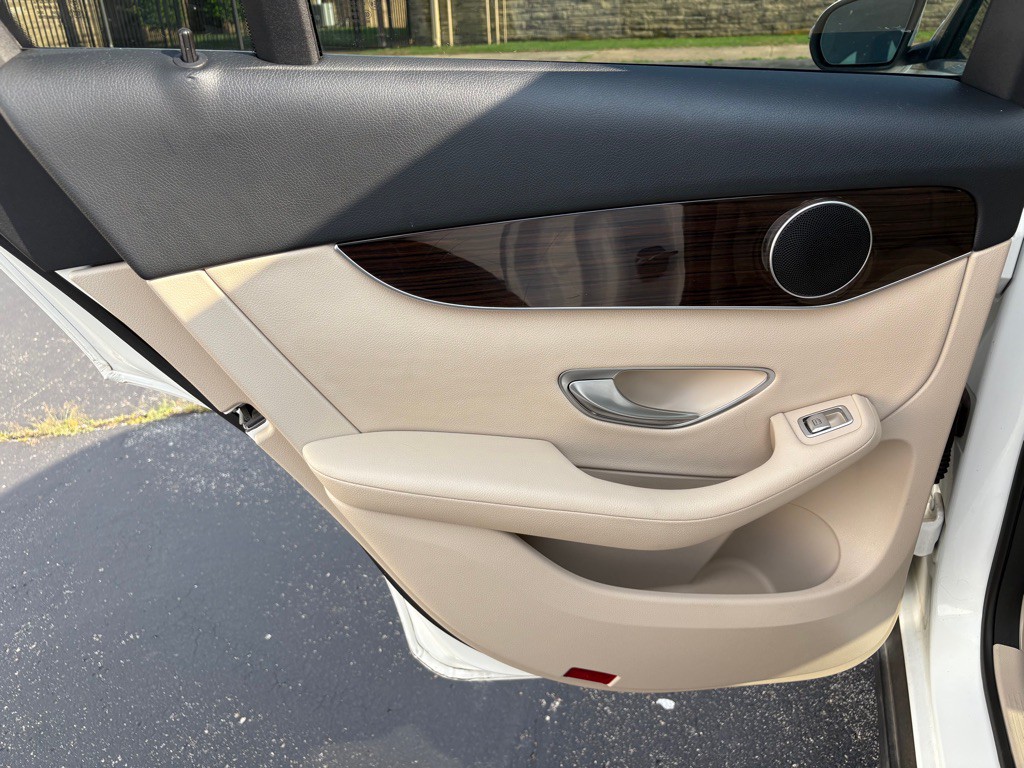 2018 Mercedes-Benz GLC-Class Image 13