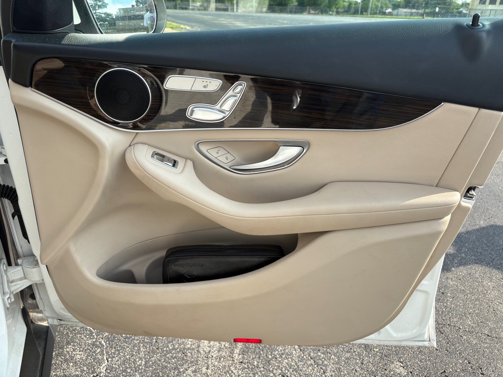 2018 Mercedes-Benz GLC-Class Image 19