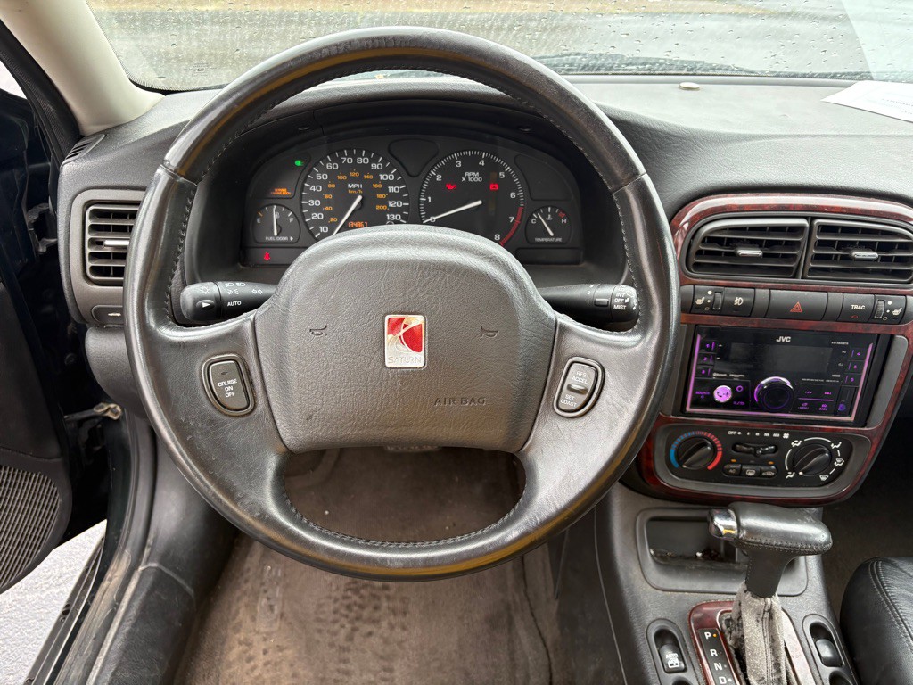 2002 Saturn L300 Image 7