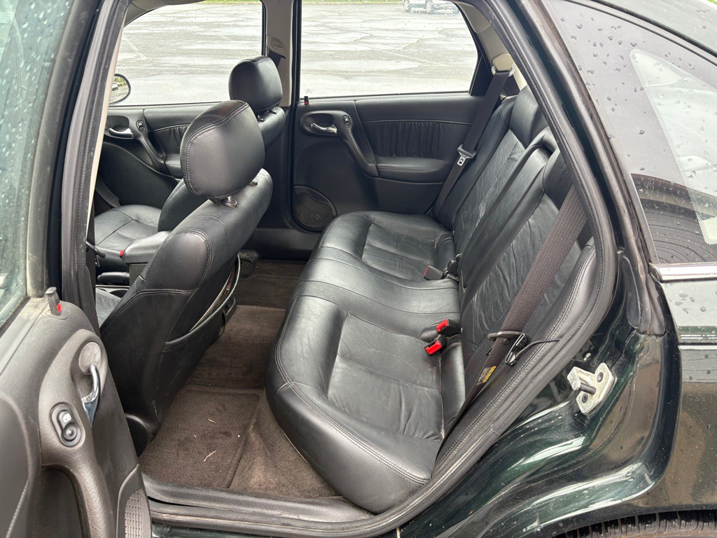 2002 Saturn L300 Image 13