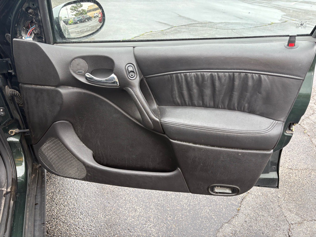 2002 Saturn L300 Image 18