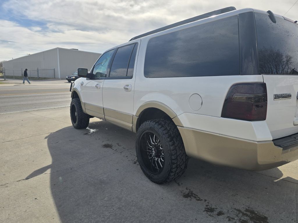 2012 Ford Expedition Image 8